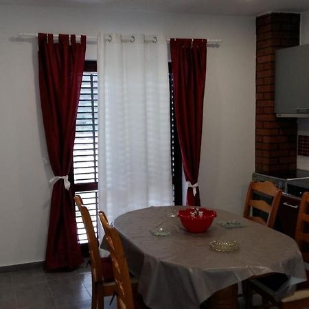 Apartmani Slavica Макарска Екстериор снимка