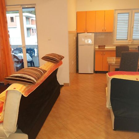 Apartmani Slavica Макарска Екстериор снимка