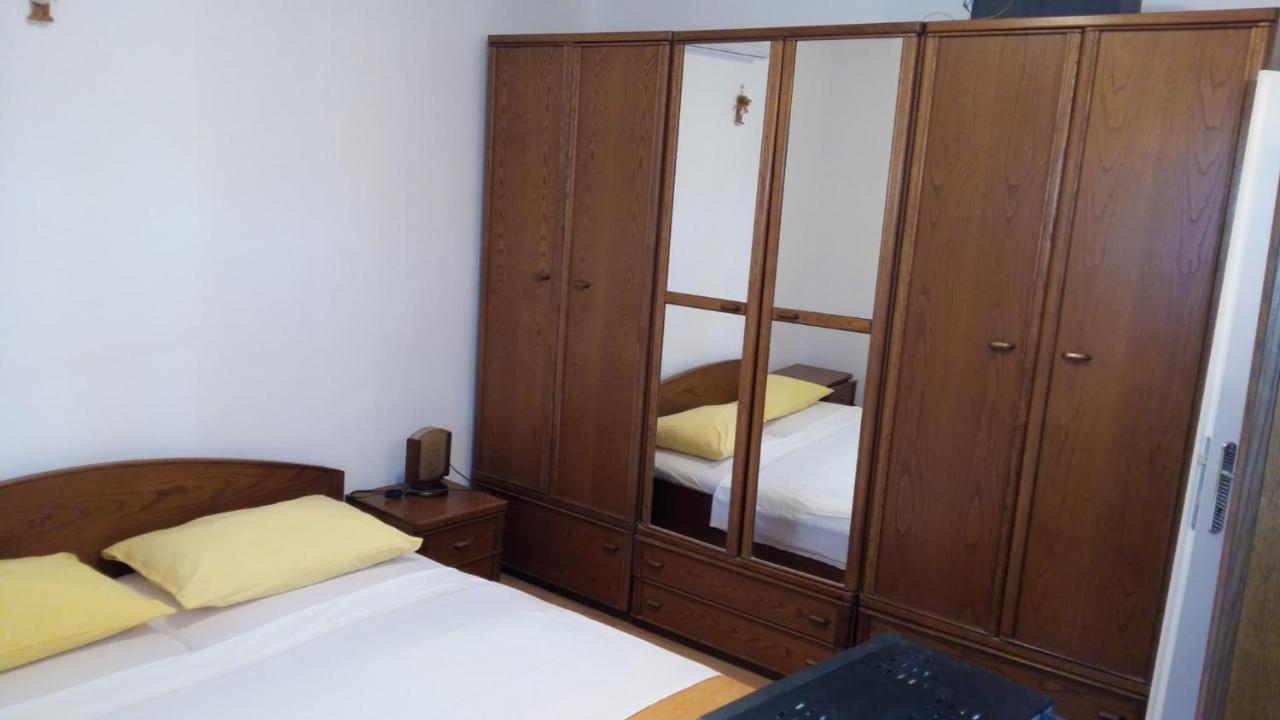 Apartmani Slavica Макарска Екстериор снимка