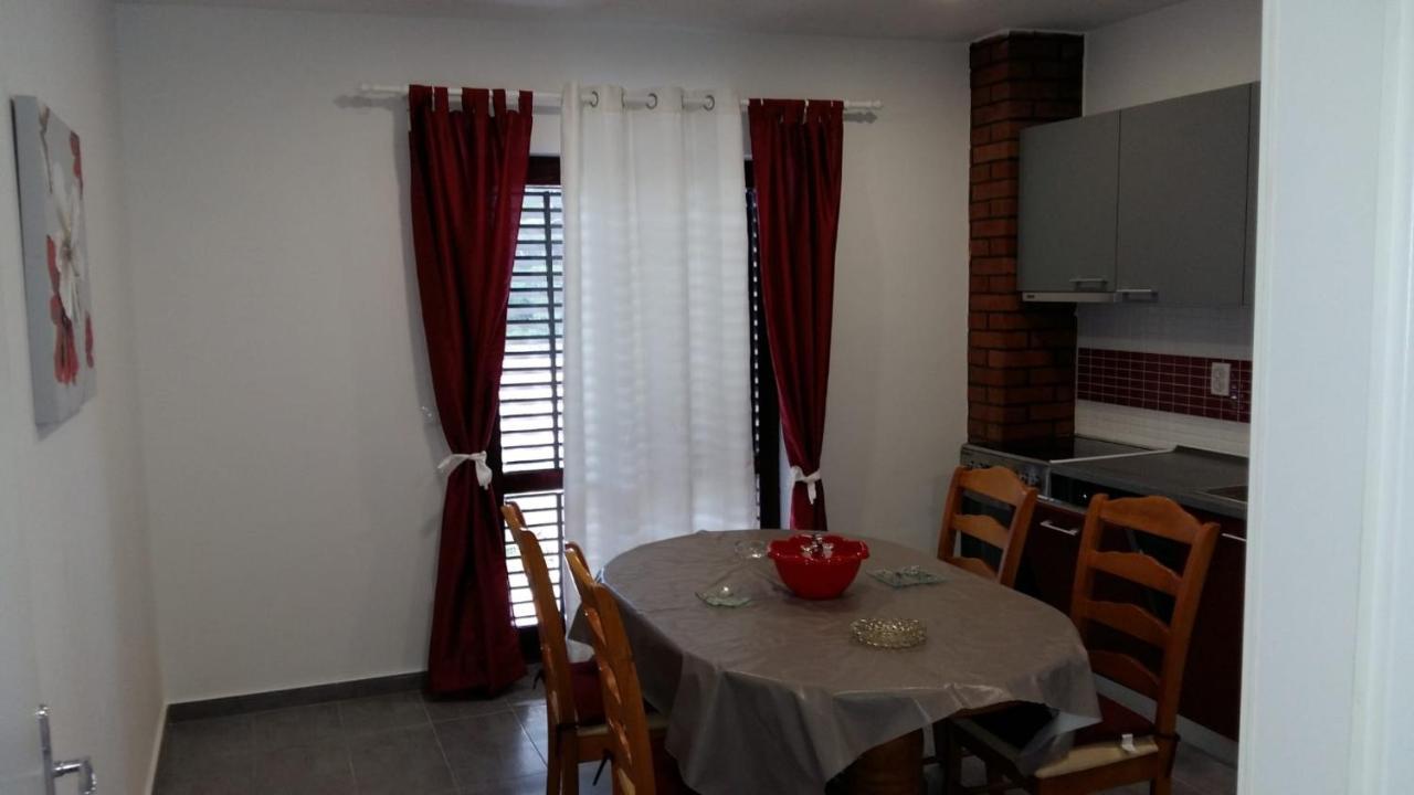 Apartmani Slavica Макарска Екстериор снимка