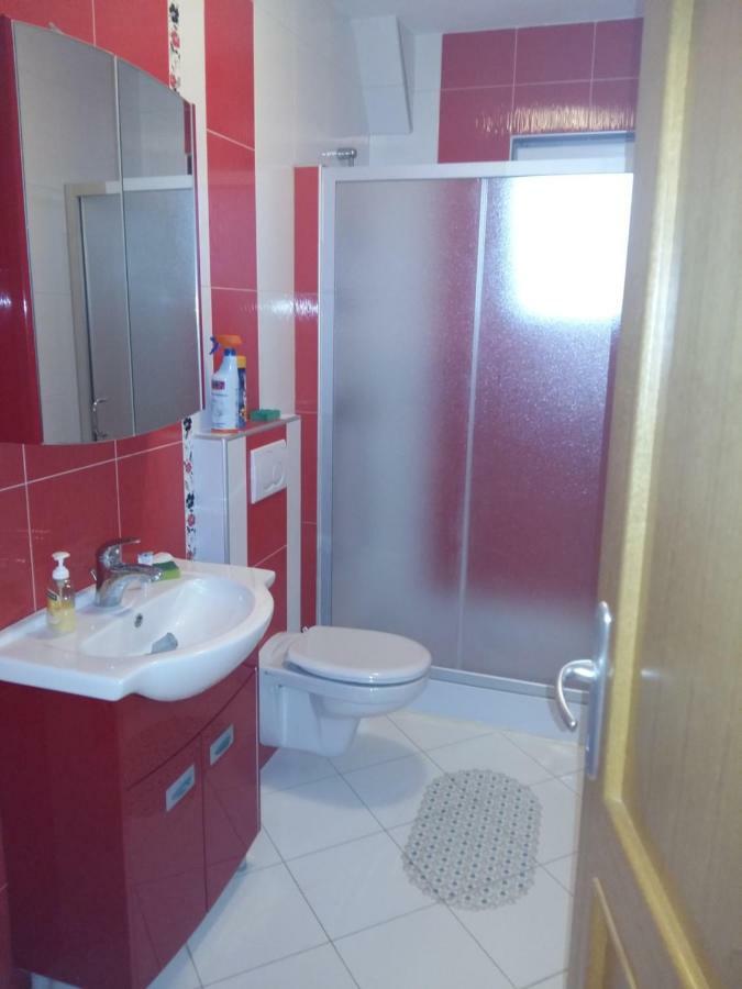 Apartmani Slavica Макарска Екстериор снимка