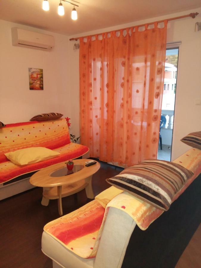 Apartmani Slavica Макарска Екстериор снимка
