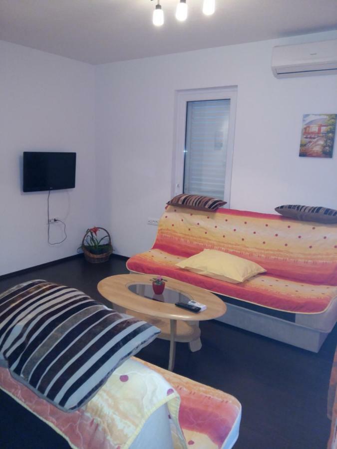 Apartmani Slavica Макарска Екстериор снимка