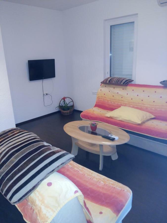 Apartmani Slavica Макарска Екстериор снимка