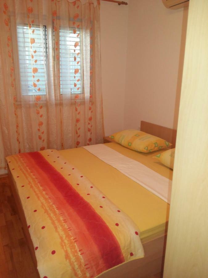 Apartmani Slavica Макарска Екстериор снимка