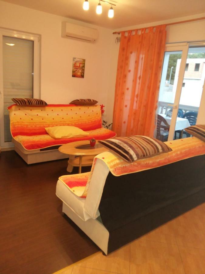 Apartmani Slavica Макарска Екстериор снимка